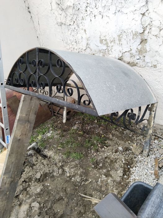 продам козырек над дверью