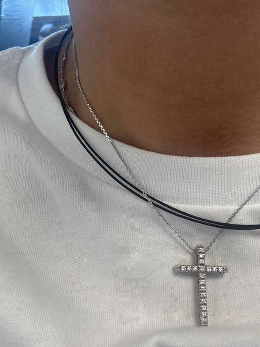 Cruce aur 18k cu diamante 0,3