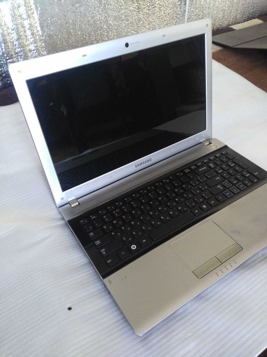 продается ноотбук SAMSUNG-RV509