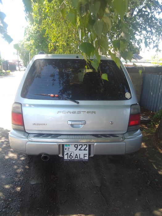 Субару форестер в хорошем состояний