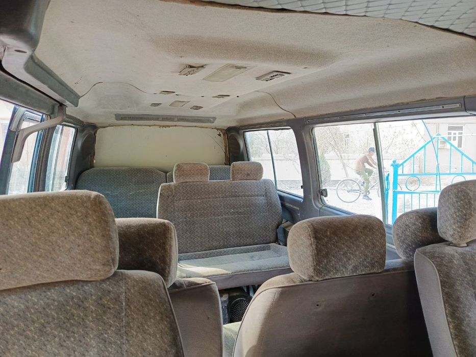 Микроавтобус ISTANA