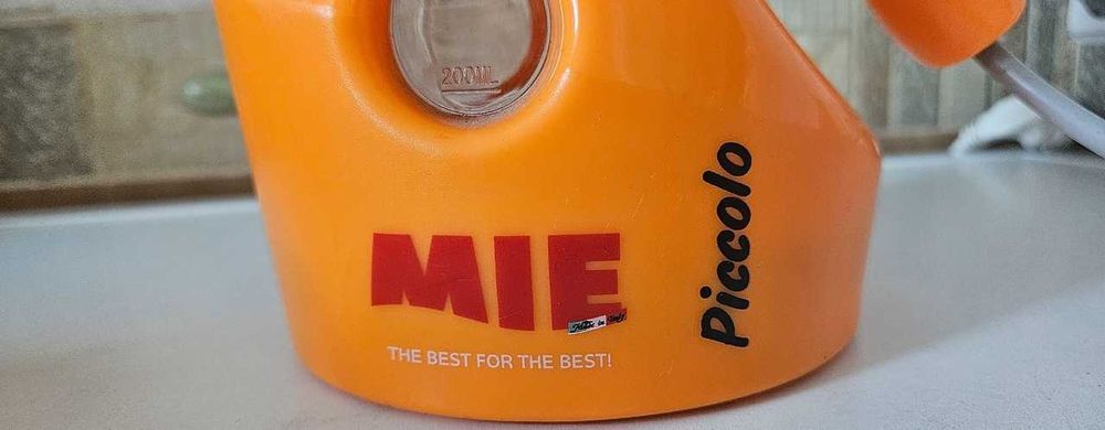 Отпариватель MIE Piccolo оранжевый 1200 Ватт
