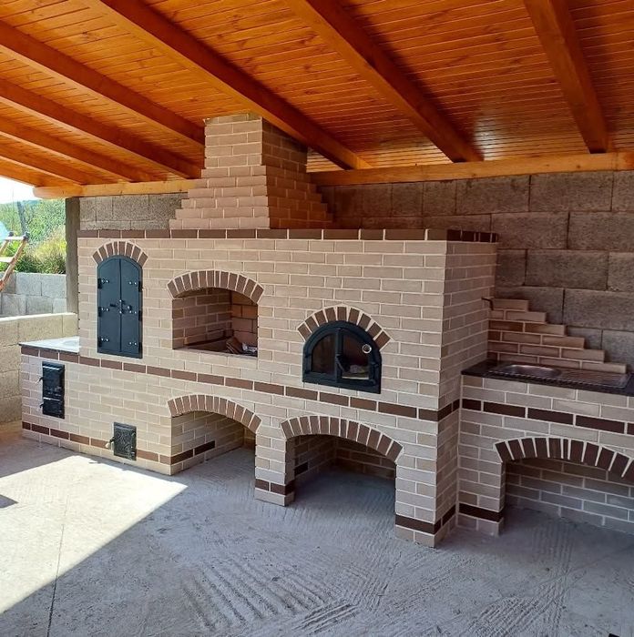 Execut șeminee,cuptoare rustice și grătare de curte