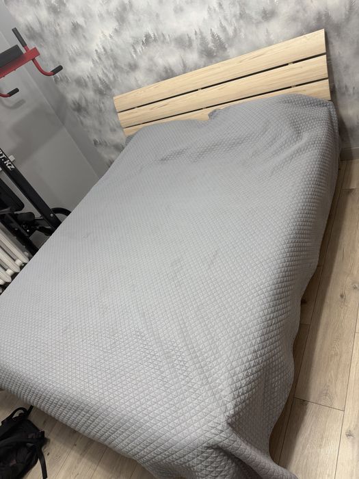 Двуспальная тахта вместе с матрасом в отличном состоянии