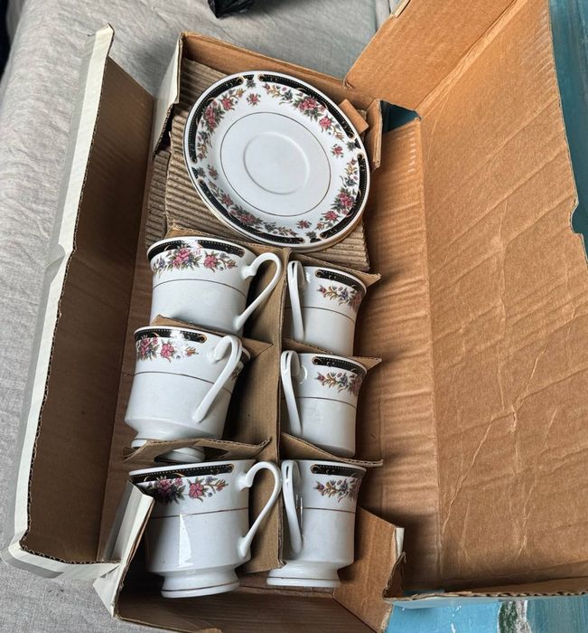 Продам сервиз комплект