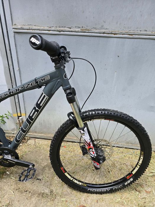 Bicicleta Mountain Bike Dirt Cube , shimano , fox , drop zone