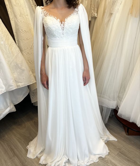 Vand rochie de mireasa cu maneci detasabile