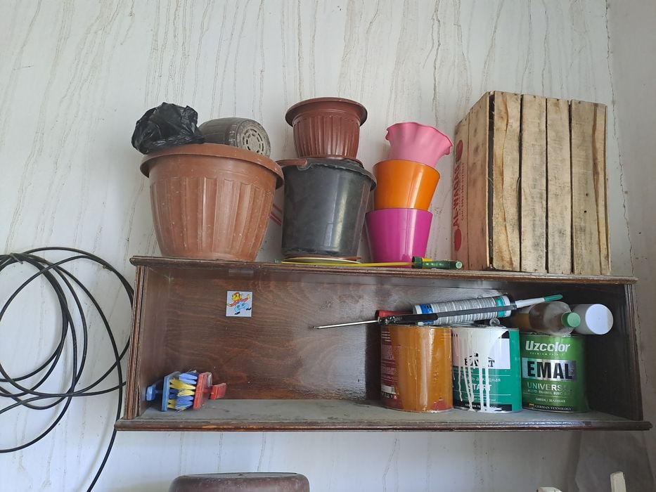 Парта и книжная полка