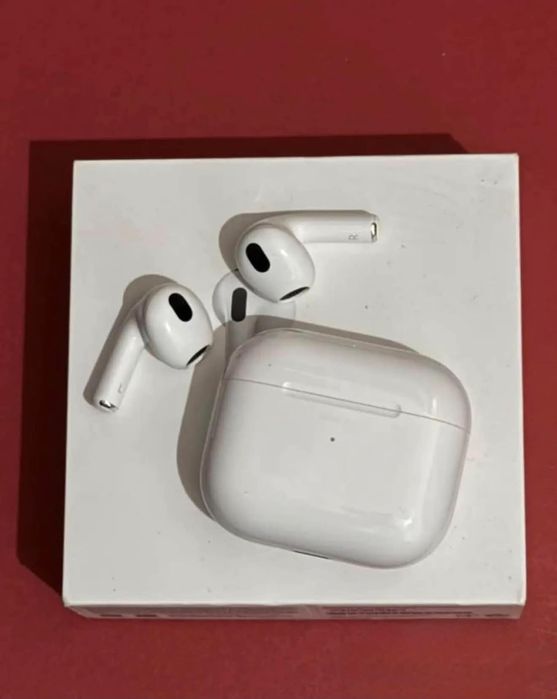 Vand Căști Airpods Gen 3