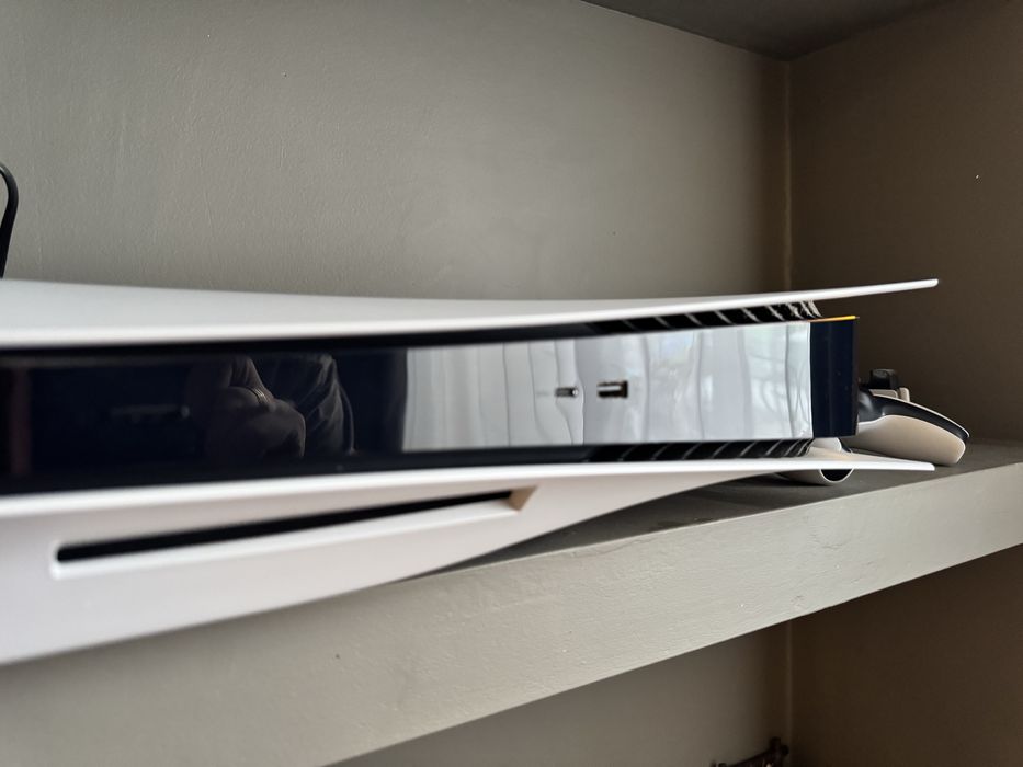 PlayStation 5 с дисководом в отличном состоянии