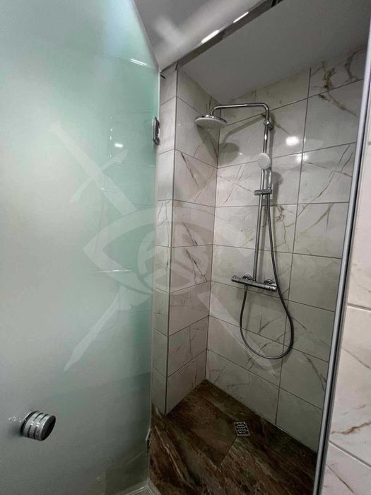 Дава се под наем Двустаен апартамент в Варна, Цветен квартал - 70 кв.м за 600 € - Снимка #3