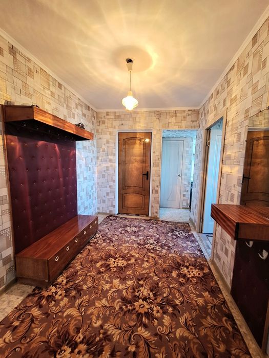 Продаётся 3-комн. квартира, микрорайон Строитель