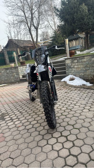 Мотоцикл kews k16 nb300