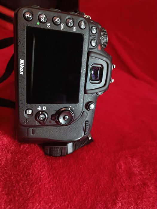Aparat foto Nikon d7100