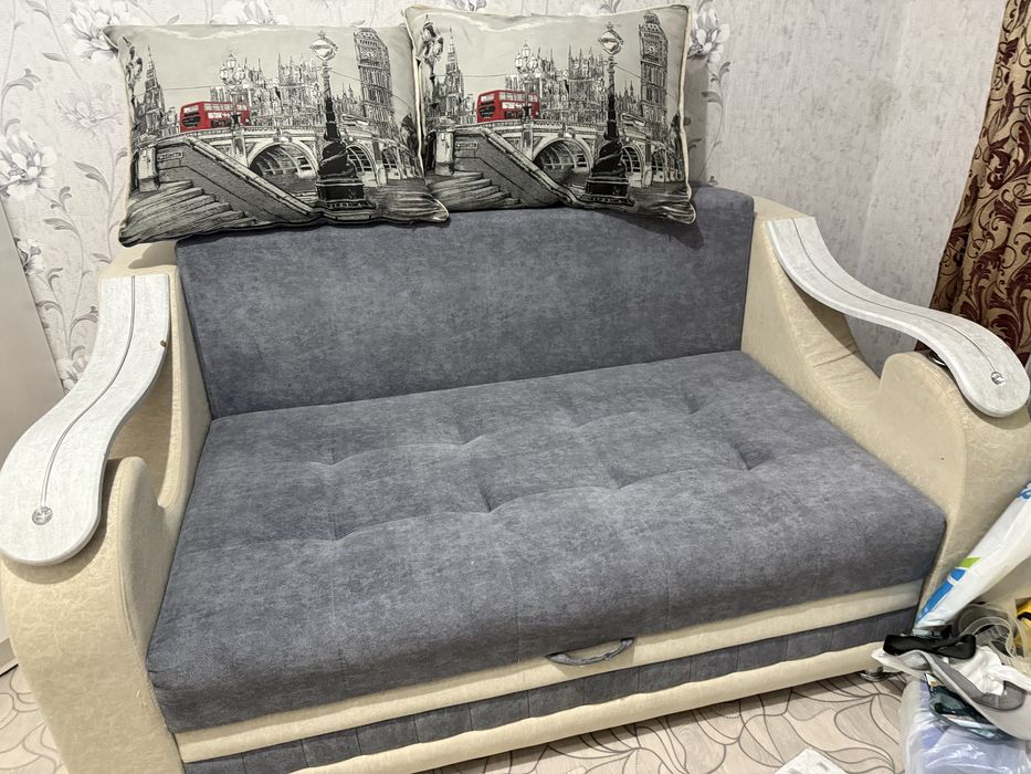 Диван продается почти новая