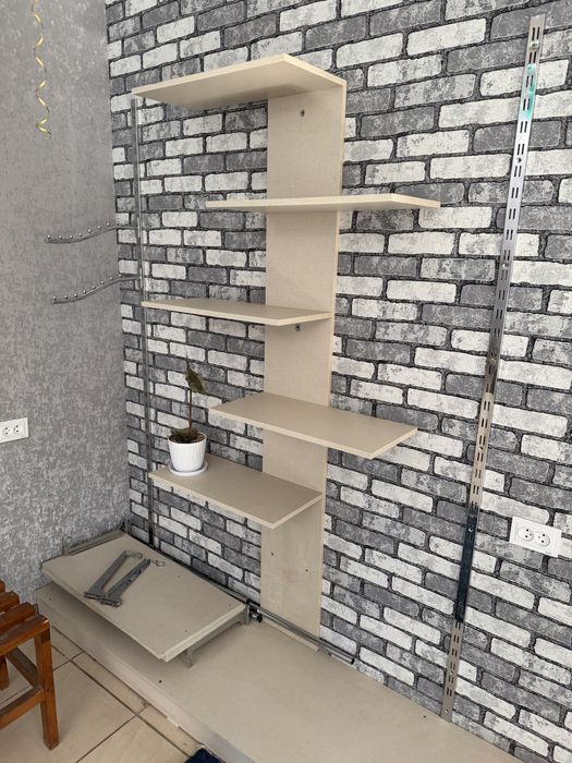 Торговое оборудование для магазина одежды (полки, стойки, вешалки)