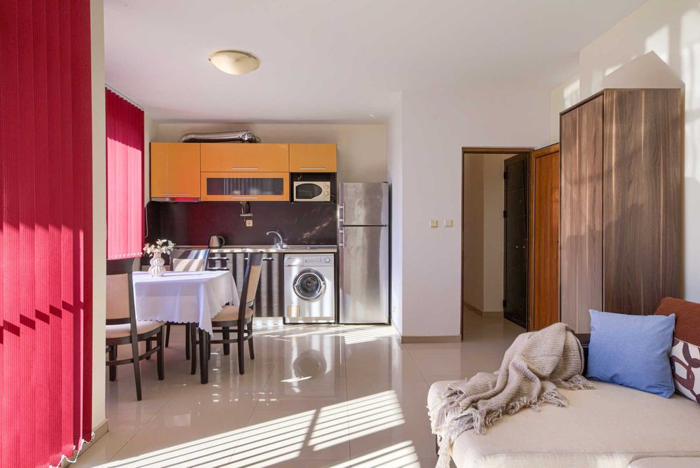 ТОП НАЕМ /  Удобен двустаен с паркомясто в Черно море 2, ап.2