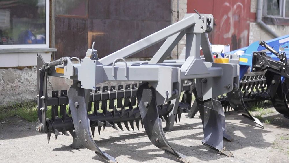 Плуг-глубокорыхлитель,2,4-6 м  плуг чизельный,щелеватель