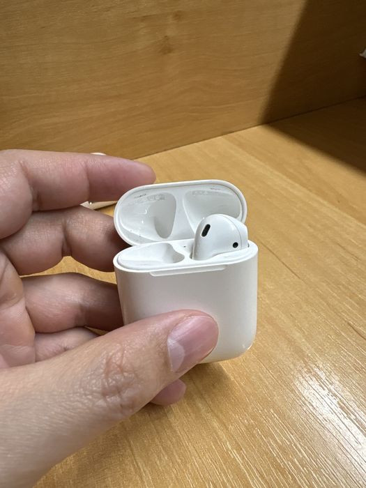 Эирподс 2 , 2 кейса 3 наушника (б/у)