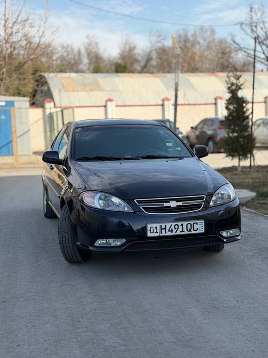 Gentra dark blue 2023 yil holati ideal