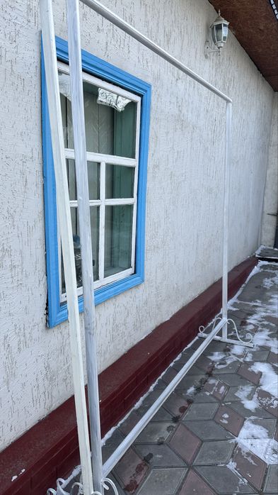 Напольная вешалка