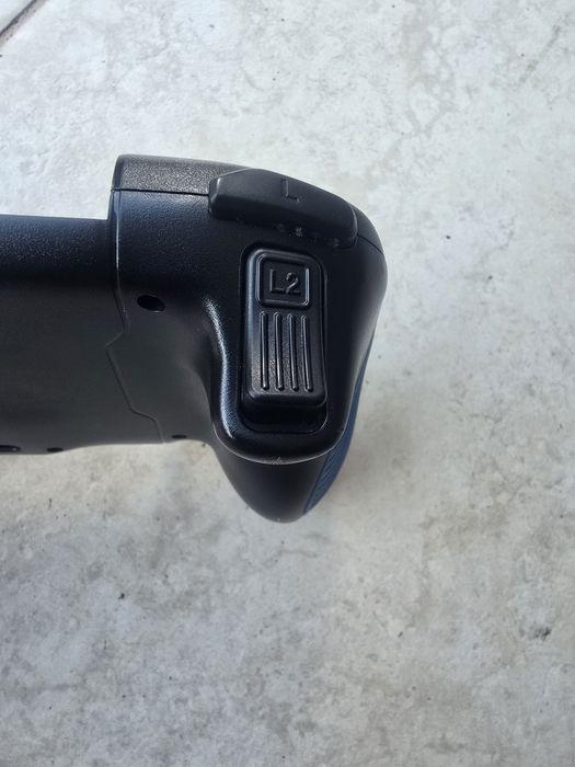 Vând controller.