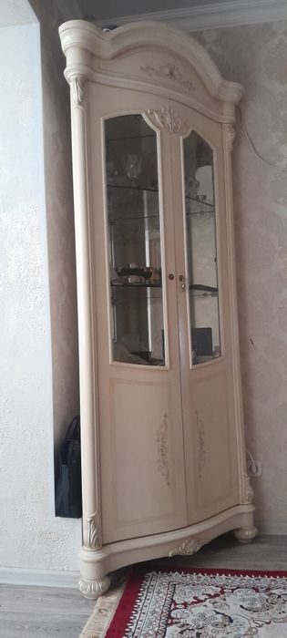 угловой шкаф для зала