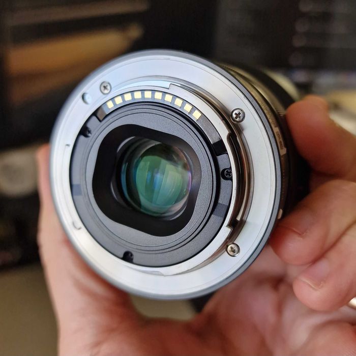 Sony Alpha A6400 24.2 MP cu Obiectiv 18-135mm + 35mm fix F1.8