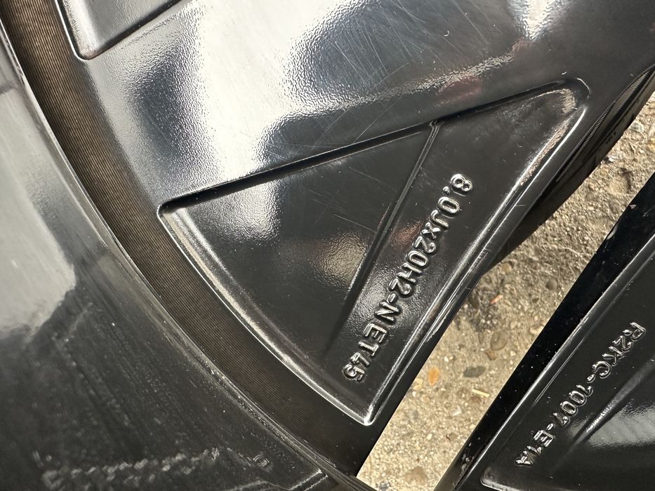 Jante FORD CAPRI / EXPLORER / 235 50 20 / 255 45 20 Continental vara