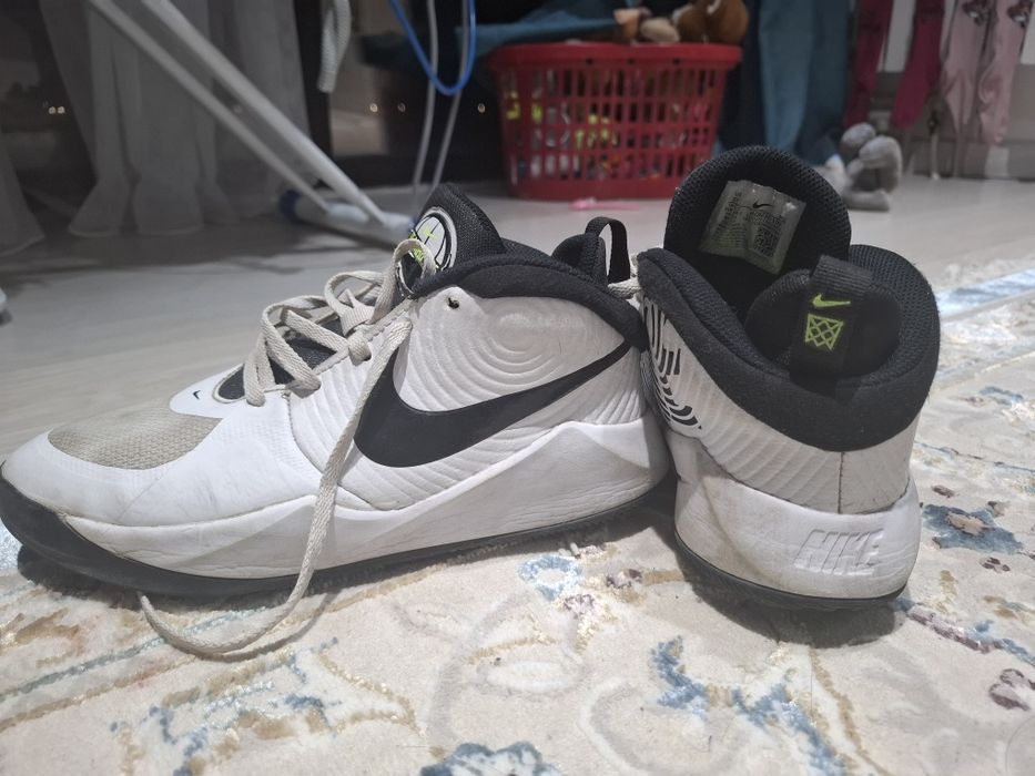 Nike TeamHustle Размер38-39
