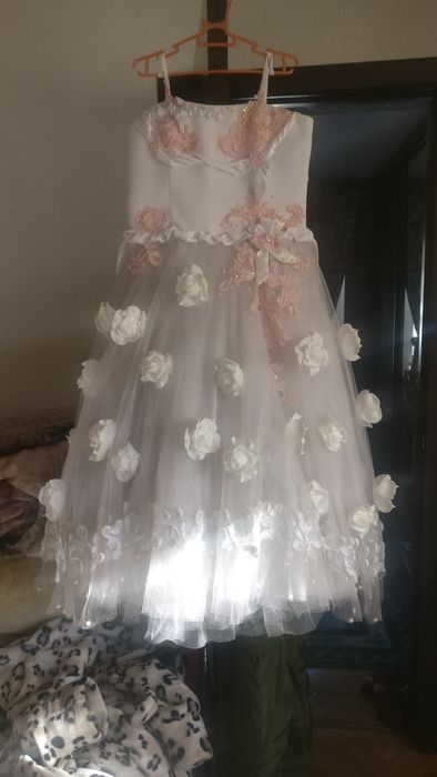 Продам платье бальное