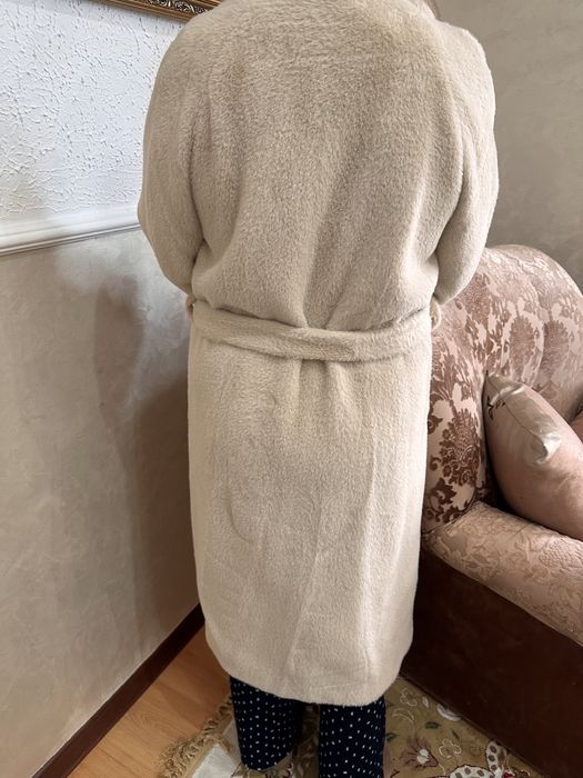 Продается пальто алькантара новая