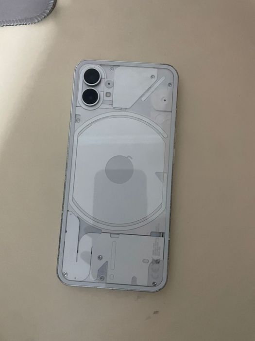 Продаю Nothing phone 1