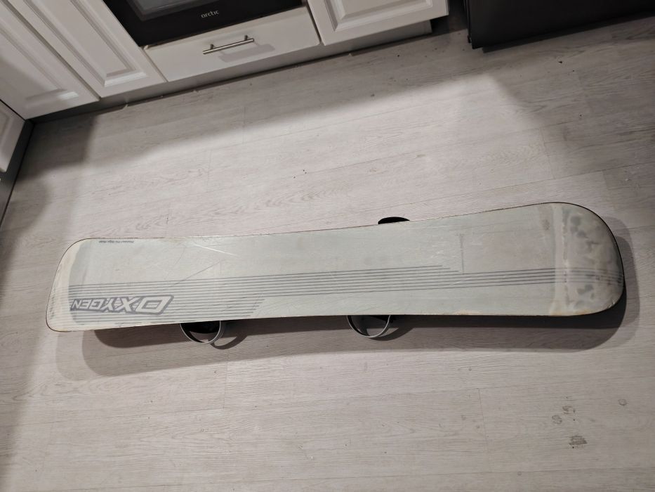 Vând Clăpari Skiuri 150 placa Snowboard Booti