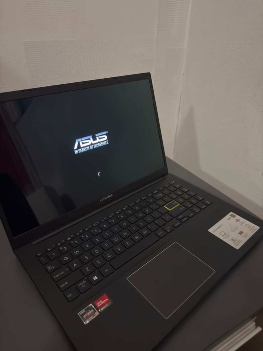 ASUS VivoBook 15 / Ryzen 5 5500U / 8GB / 256GB SSD / 1.7kg / Premium Features