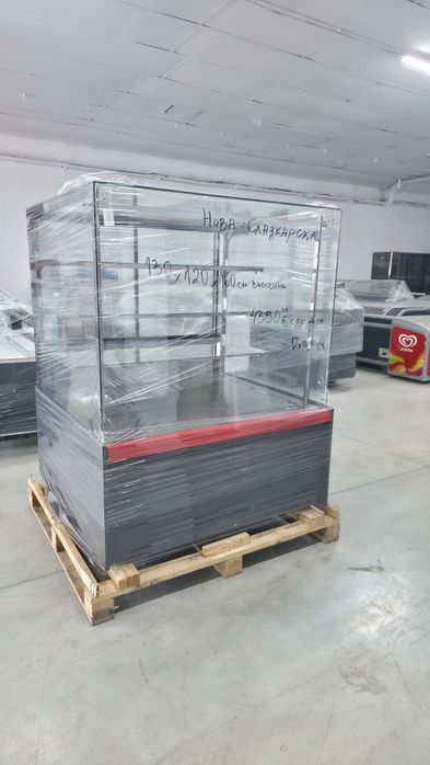 Сладкарска хладилна витрина 130 см