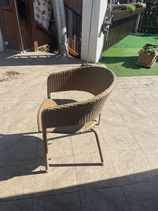 18бр. Столове+възглавници ратанова плетка !