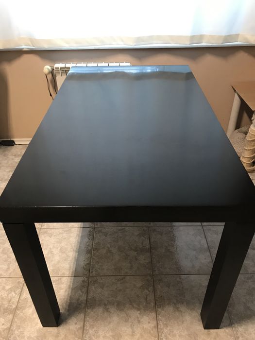 Трапезна маса