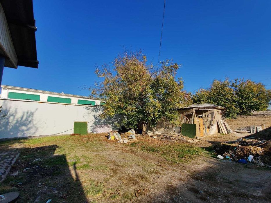 Продается склад и земельный участок 8 соток нежилой. Вдоль дороги-50м.