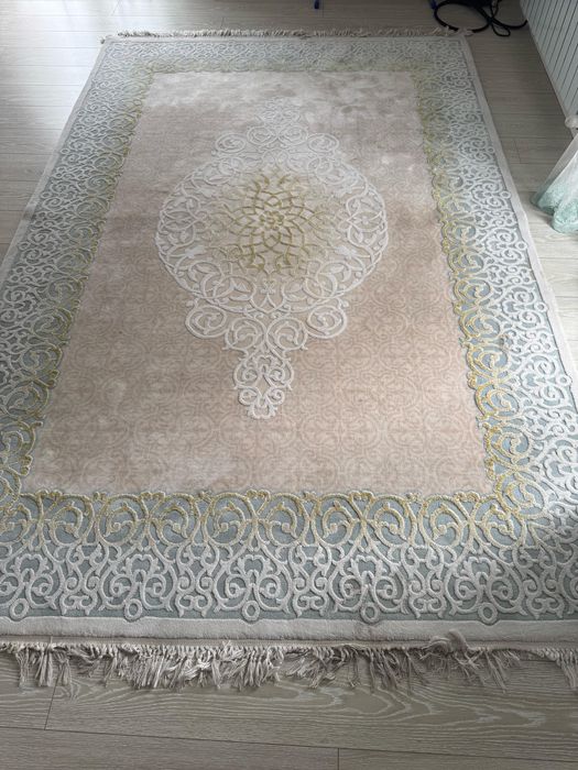 Продаю ковры б/у