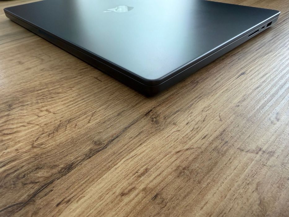 MacBook Pro 16" M3 MAX 14-CPU, 30-GPU, 36GB RAM, 1TB SSD