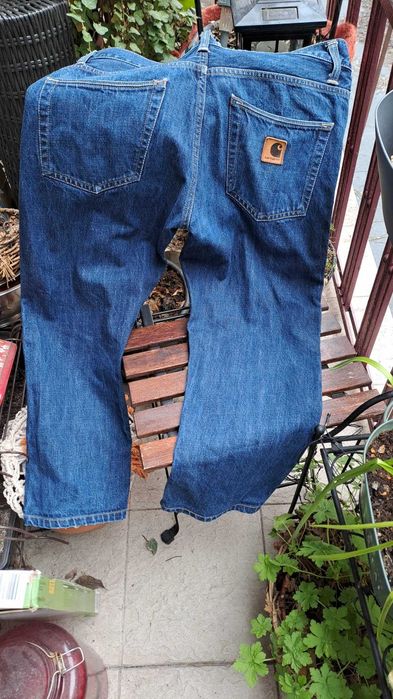 дънки Carhartt модел Klondike №34, цвят тъмносин, в перфектно състояние, подходяща дължина за мъж около 172-175 см.