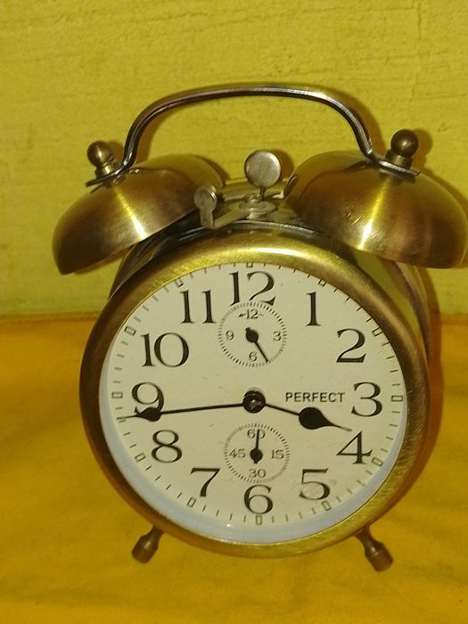 Стар Китайски часовник , будилник Perfect с 2 Камбани.
