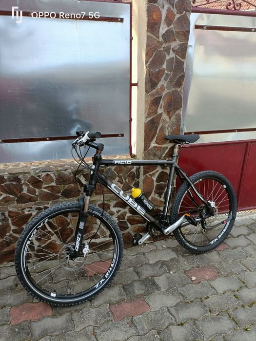 Vând bicicleta cube