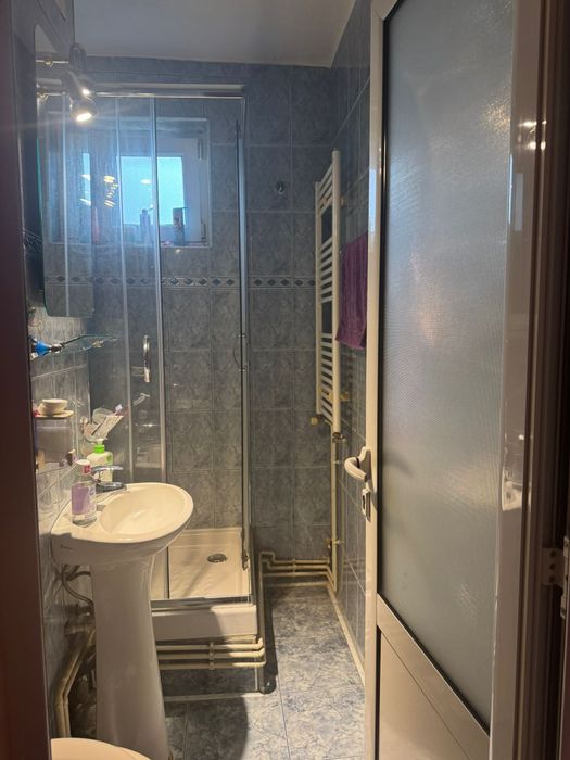 Închiriez apartament