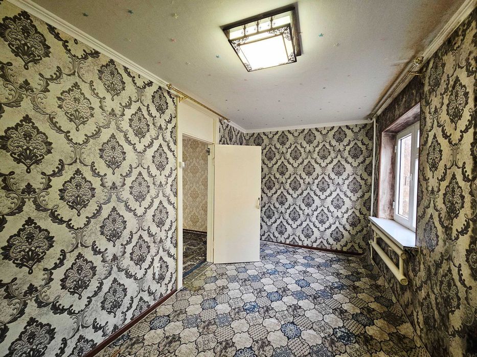 Широткада катта йулнинг буйида 2 хонали 3 хонага мосласа булади