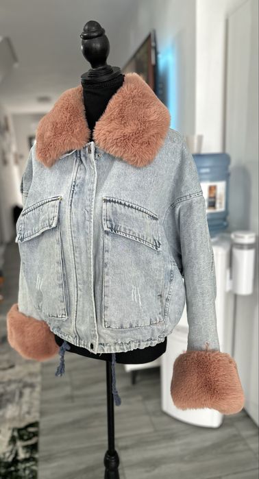 Jachetă din denim cu blăniță roz