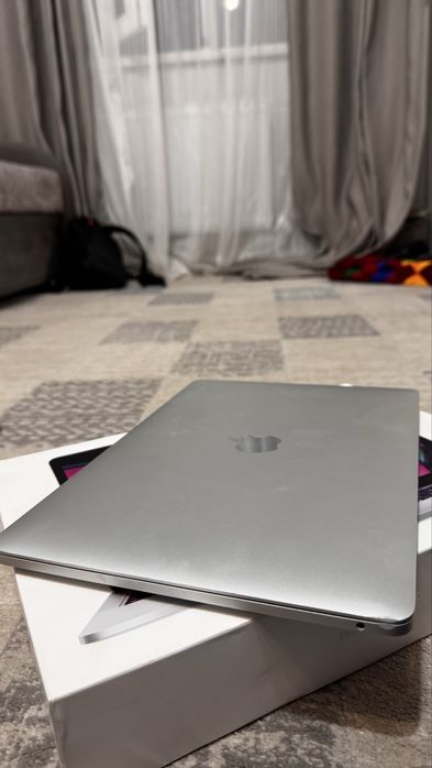 Macbook pro 2020, 512 Гб