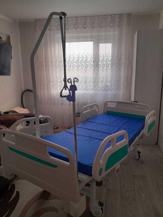 кровать для лежащих больных