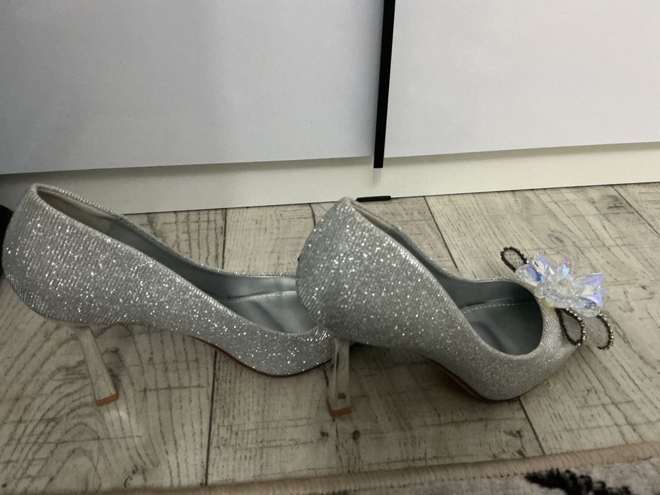 Туфли серебряные